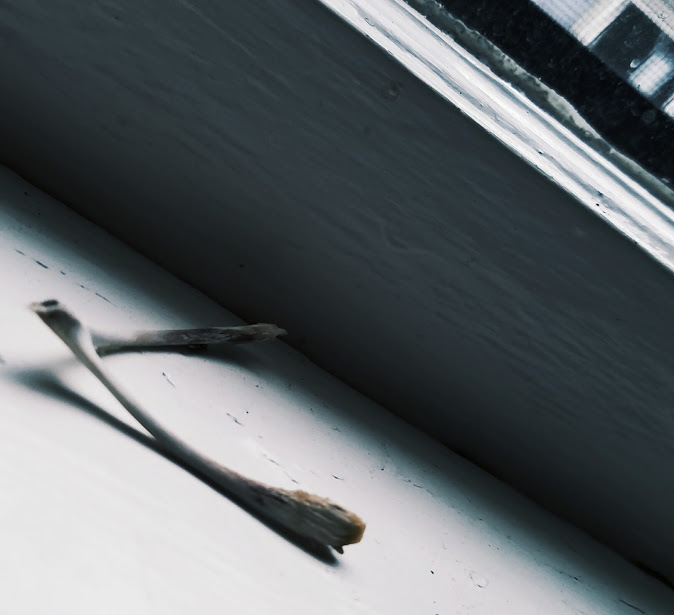 Wishbone Windowsill